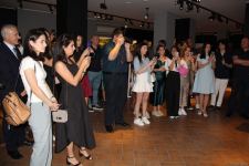 В QGallery открылась выставка Фарах Гаджизаде "Таинство света" (ФОТО)