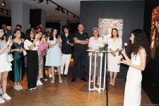 В QGallery открылась выставка Фарах Гаджизаде "Таинство света" (ФОТО)