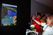 В QGallery открылась выставка Фарах Гаджизаде "Таинство света" (ФОТО)