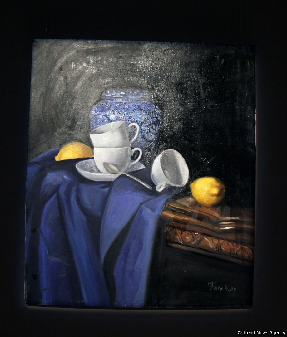 В QGallery открылась выставка Фарах Гаджизаде "Таинство света" (ФОТО)