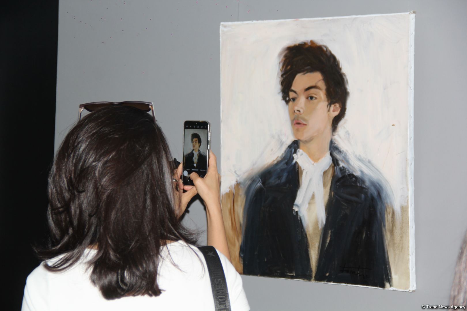 В QGallery открылась выставка Фарах Гаджизаде "Таинство света" (ФОТО)