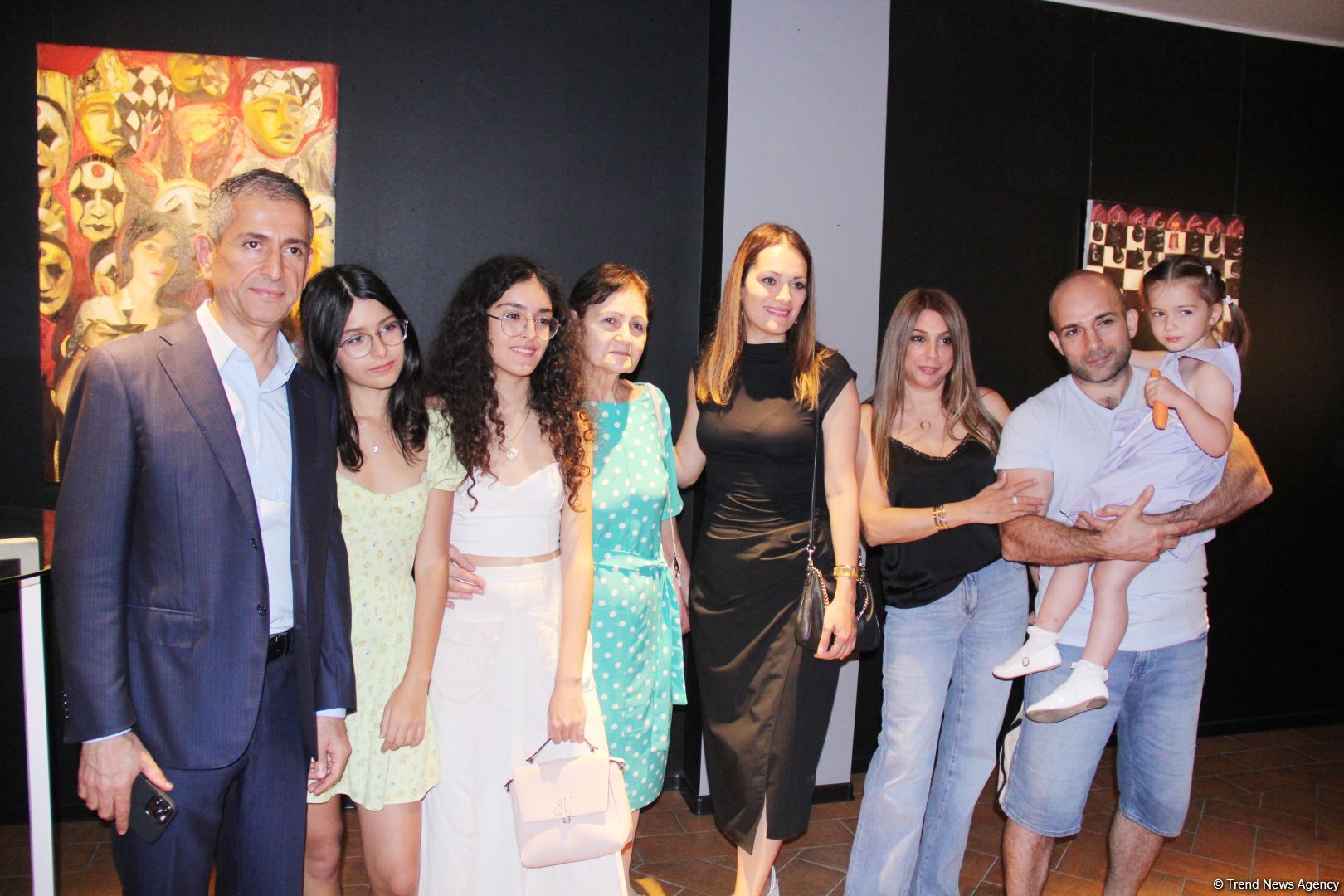 В QGallery открылась выставка Фарах Гаджизаде "Таинство света" (ФОТО)