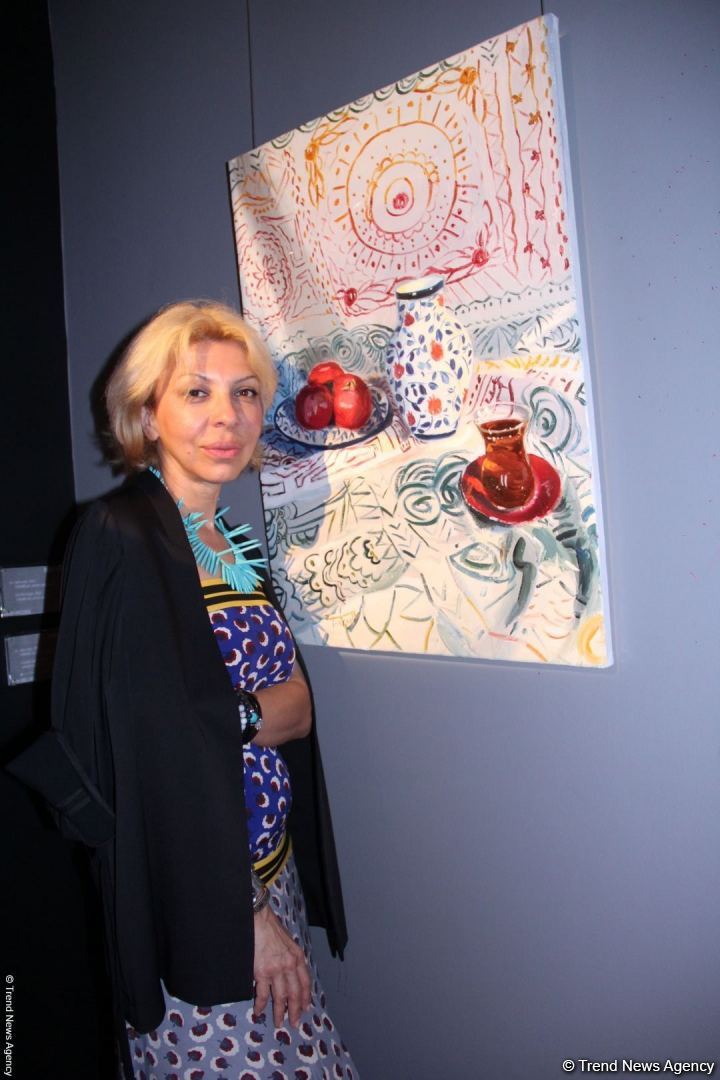 В QGallery открылась выставка Фарах Гаджизаде "Таинство света" (ФОТО)
