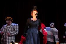 Фурор Натальи Овчинниковой на бакинской сцене в образе Эдит Пиаф – последние годы жизни великой актрисы (ФОТО)