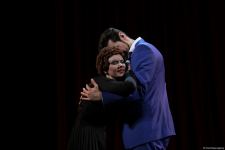 Фурор Натальи Овчинниковой на бакинской сцене в образе Эдит Пиаф – последние годы жизни великой актрисы (ФОТО)