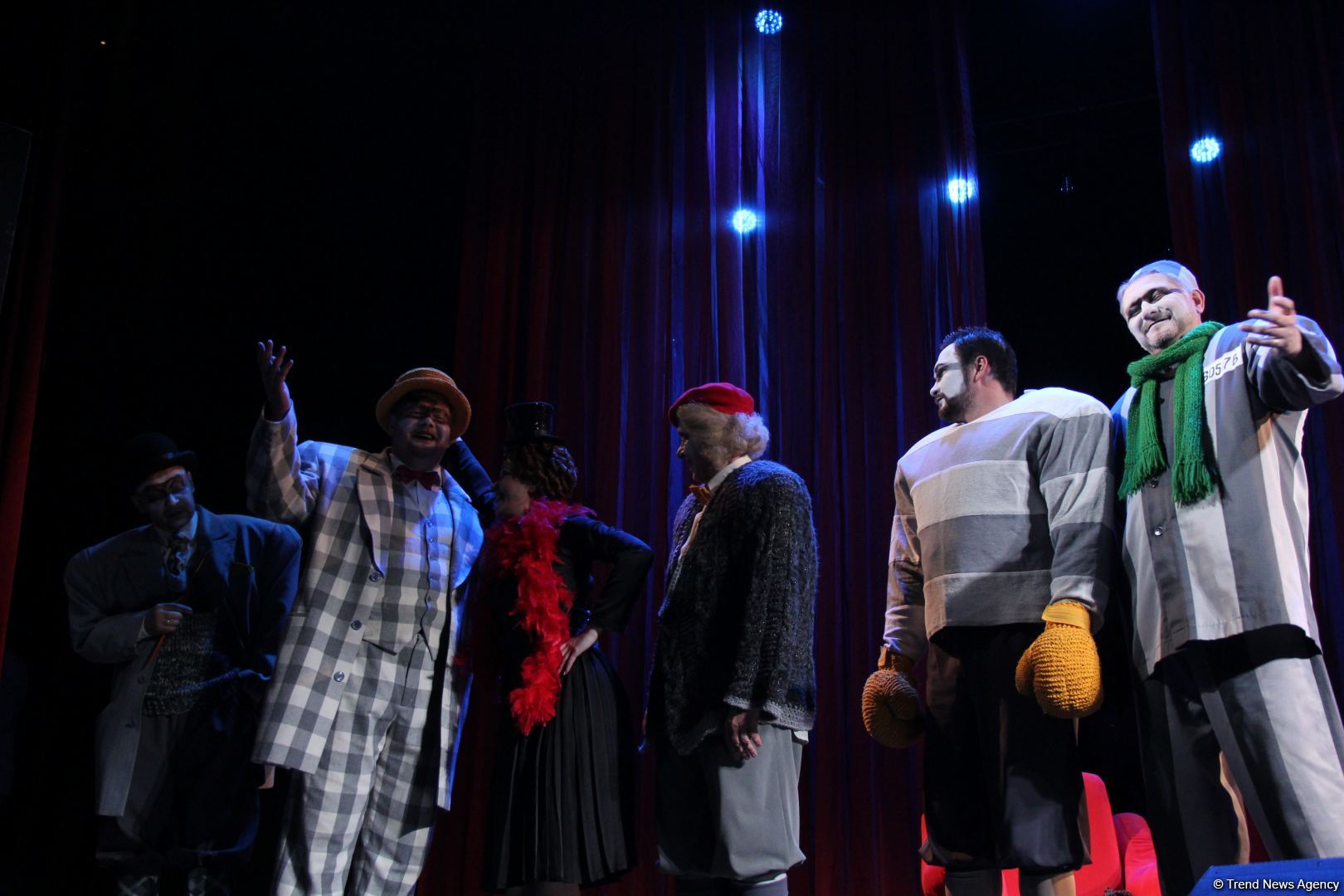 Фурор Натальи Овчинниковой на бакинской сцене в образе Эдит Пиаф – последние годы жизни великой актрисы (ФОТО)