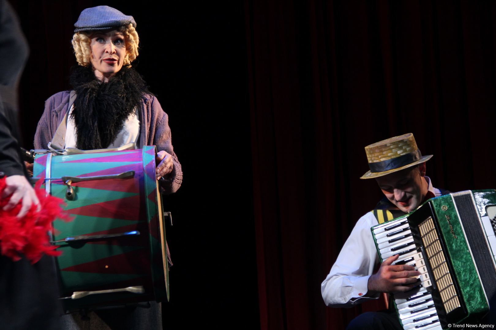 Фурор Натальи Овчинниковой на бакинской сцене в образе Эдит Пиаф – последние годы жизни великой актрисы (ФОТО)