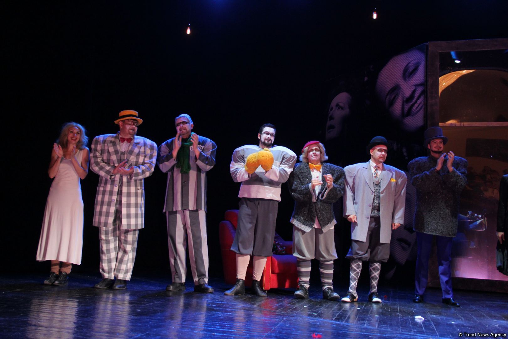 Фурор Натальи Овчинниковой на бакинской сцене в образе Эдит Пиаф – последние годы жизни великой актрисы (ФОТО)