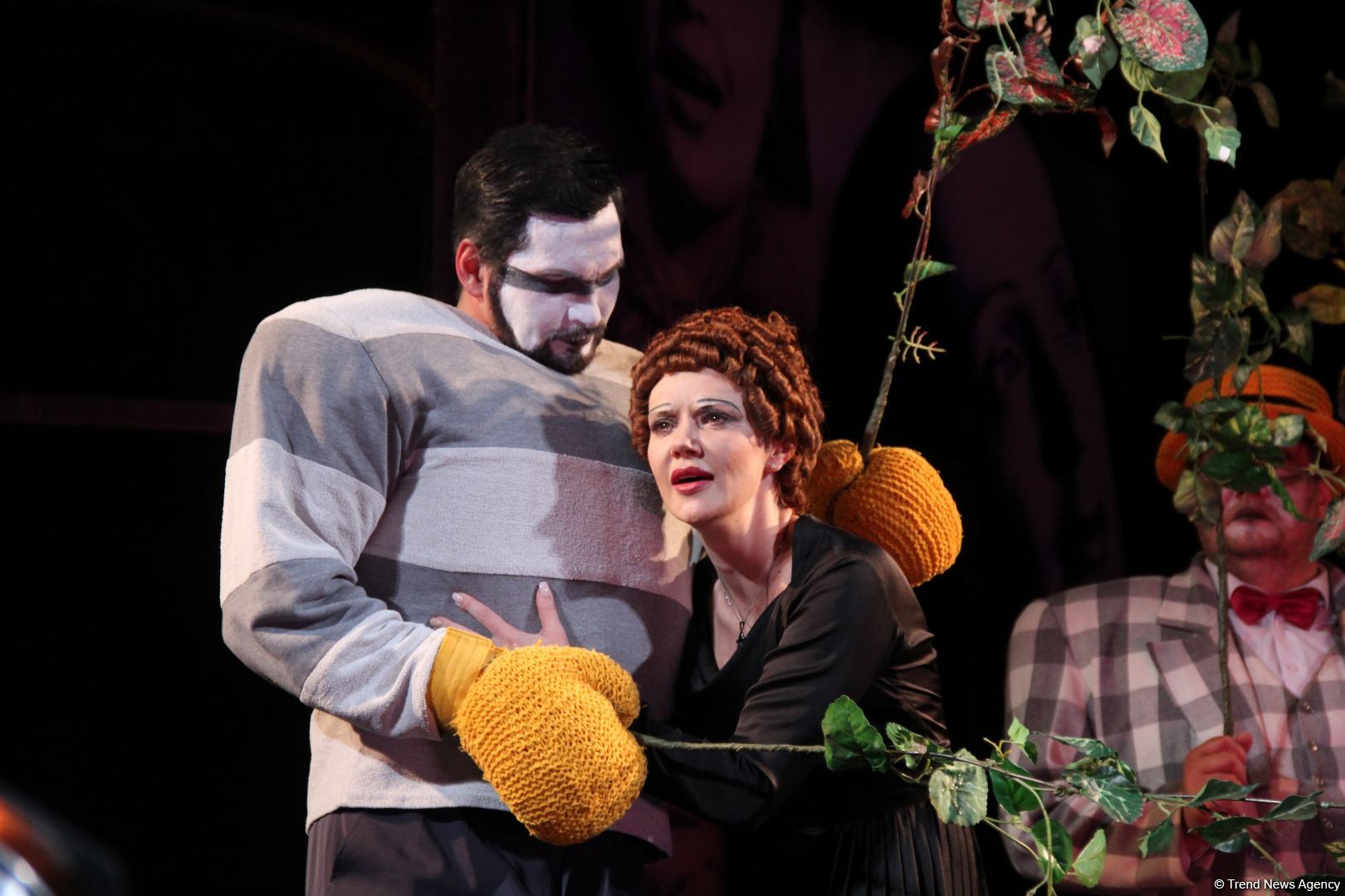 Фурор Натальи Овчинниковой на бакинской сцене в образе Эдит Пиаф – последние годы жизни великой актрисы (ФОТО)