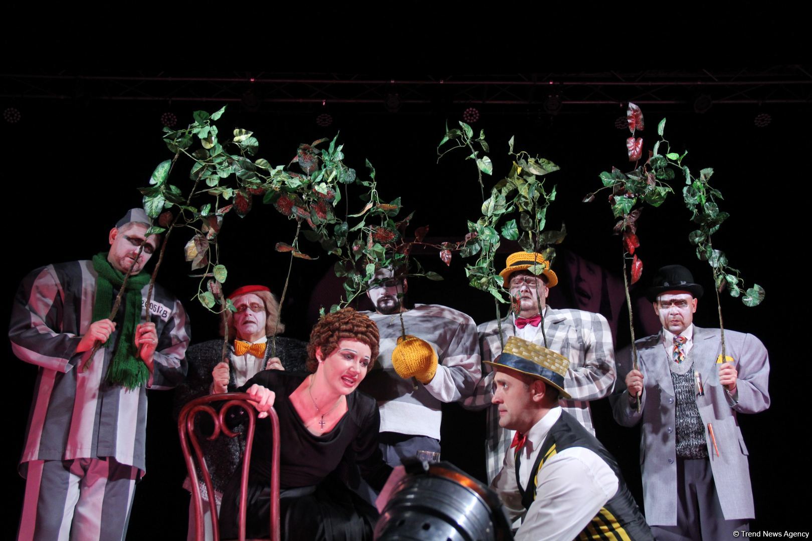 Фурор Натальи Овчинниковой на бакинской сцене в образе Эдит Пиаф – последние годы жизни великой актрисы (ФОТО)