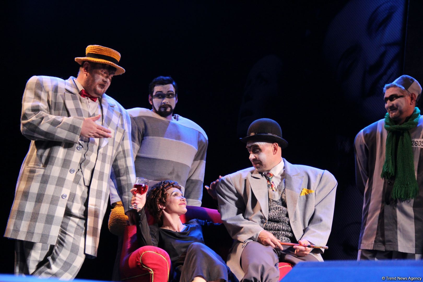 Фурор Натальи Овчинниковой на бакинской сцене в образе Эдит Пиаф – последние годы жизни великой актрисы (ФОТО)