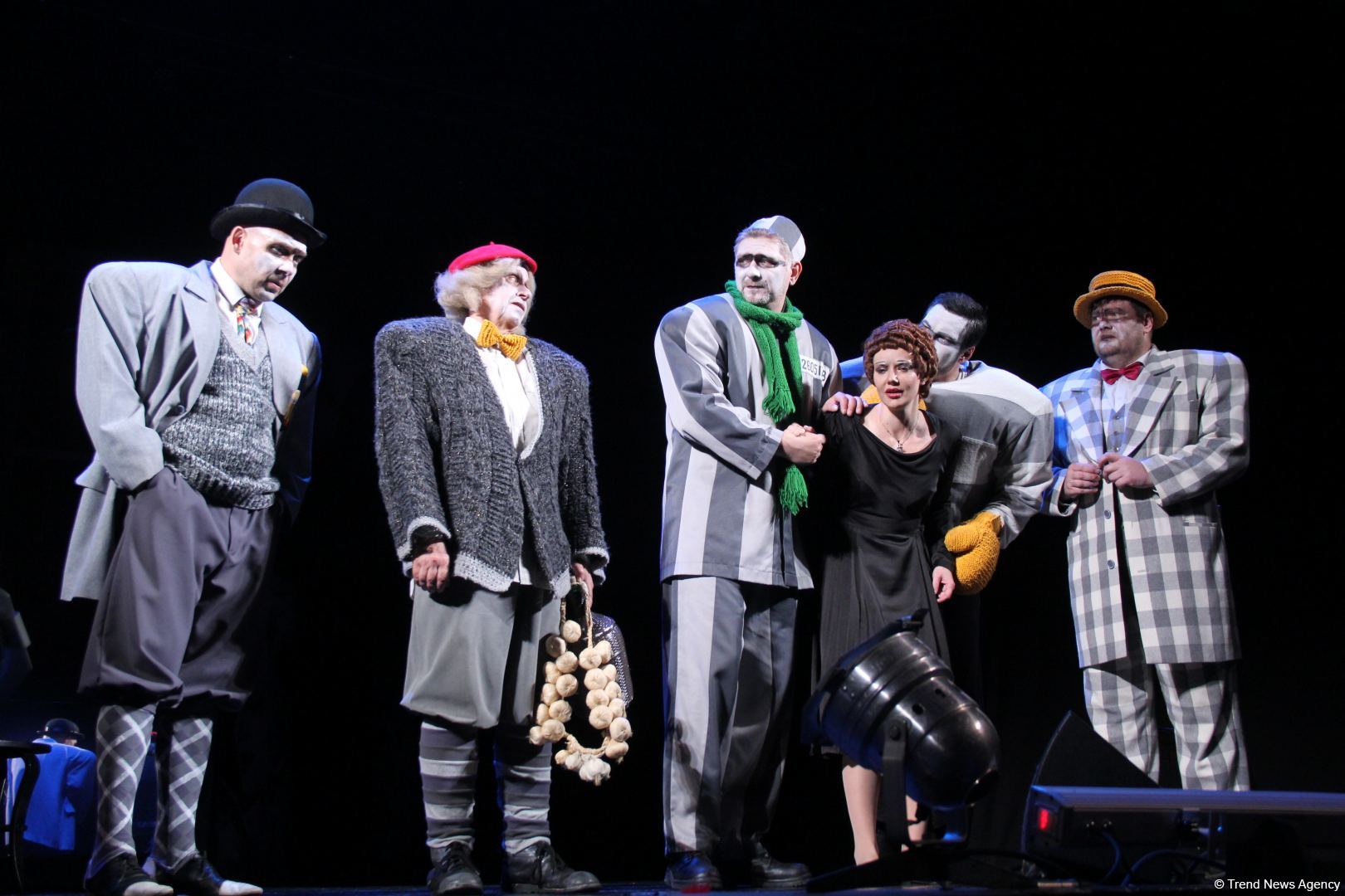 Фурор Натальи Овчинниковой на бакинской сцене в образе Эдит Пиаф – последние годы жизни великой актрисы (ФОТО)