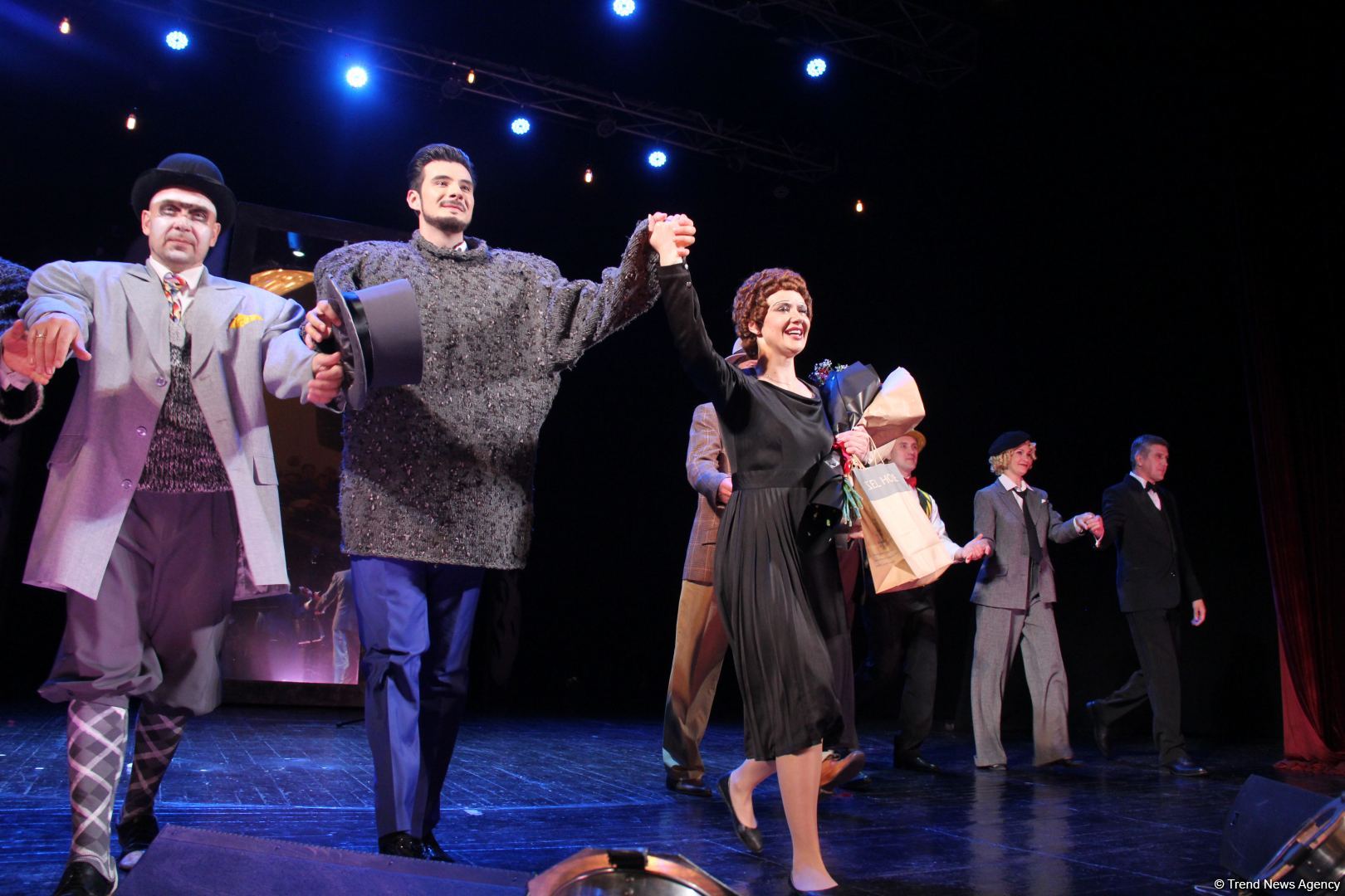 Фурор Натальи Овчинниковой на бакинской сцене в образе Эдит Пиаф – последние годы жизни великой актрисы (ФОТО)