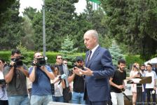 Нуман Куртулмуш посетил Аллею почетного захоронения, Аллею шехидов и памятник турецким воинам в Азербайджане (ФОТО)