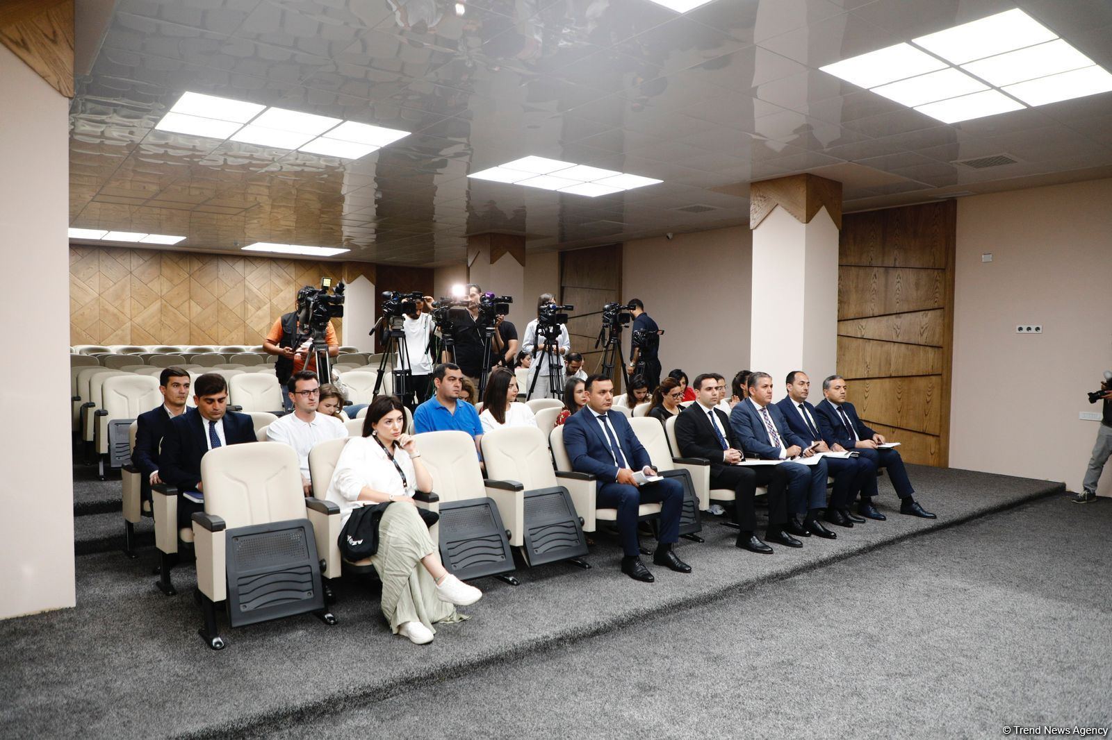 В Азербайджане приостановлена продажа некоторой продукции с пометкой "лечебный"