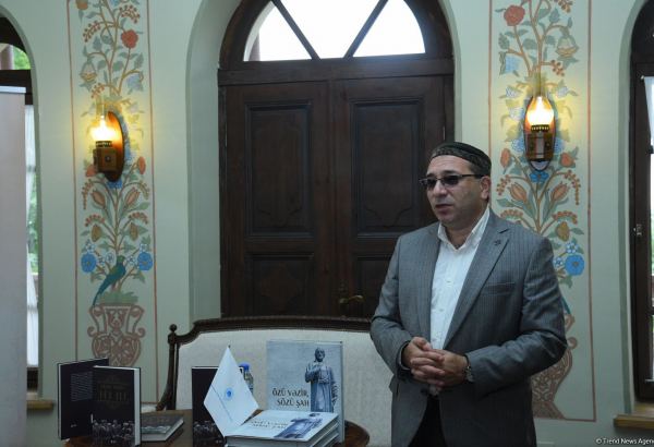 В рамках Дней поэзии Вагифа в Шуше состоялась презентация книги «100 лет вечной жизни», посвященная великому лидеру Гейдару Алиеву, и научная конференция (ФОТО)
