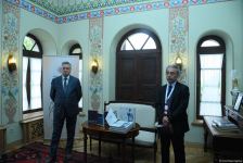 В рамках Дней поэзии Вагифа в Шуше состоялась презентация книги «100 лет вечной жизни», посвященная великому лидеру Гейдару Алиеву, и научная конференция (ФОТО)