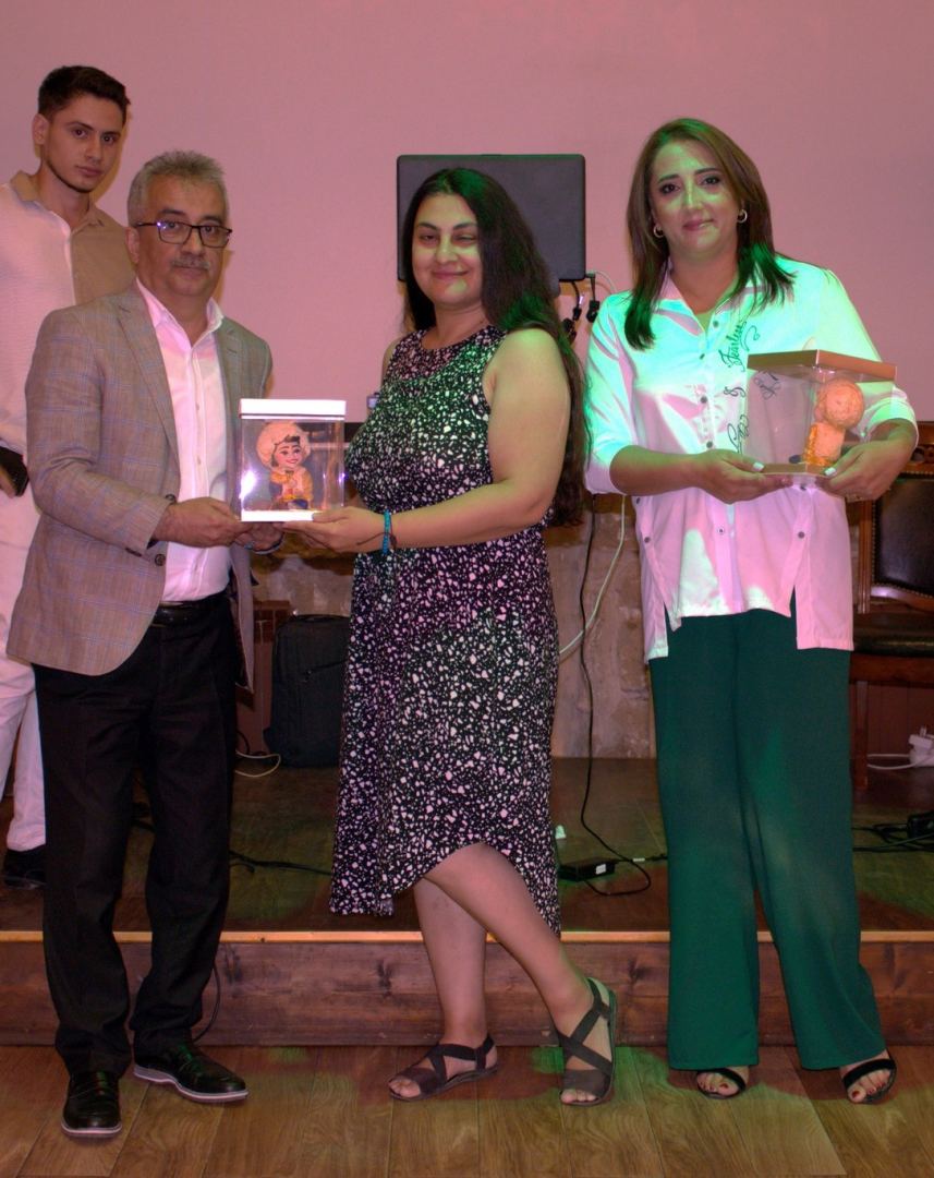 Азербайджанский театр кукол завершил сезон церемонией награждения "Друг театра" (ФОТО)