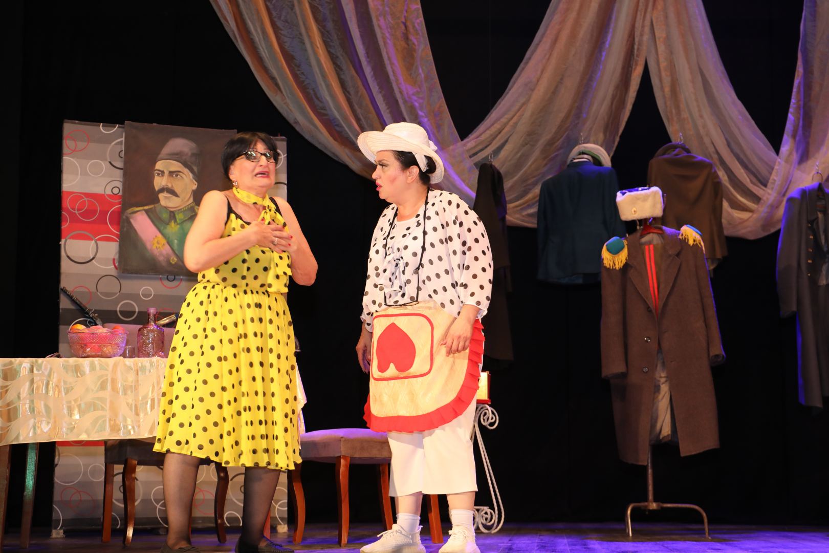 Убей меня, любимый! Как в Лянкяране две уставшие от одиночества женщины обезвредили "маньяка"- газовщика (ФОТО)