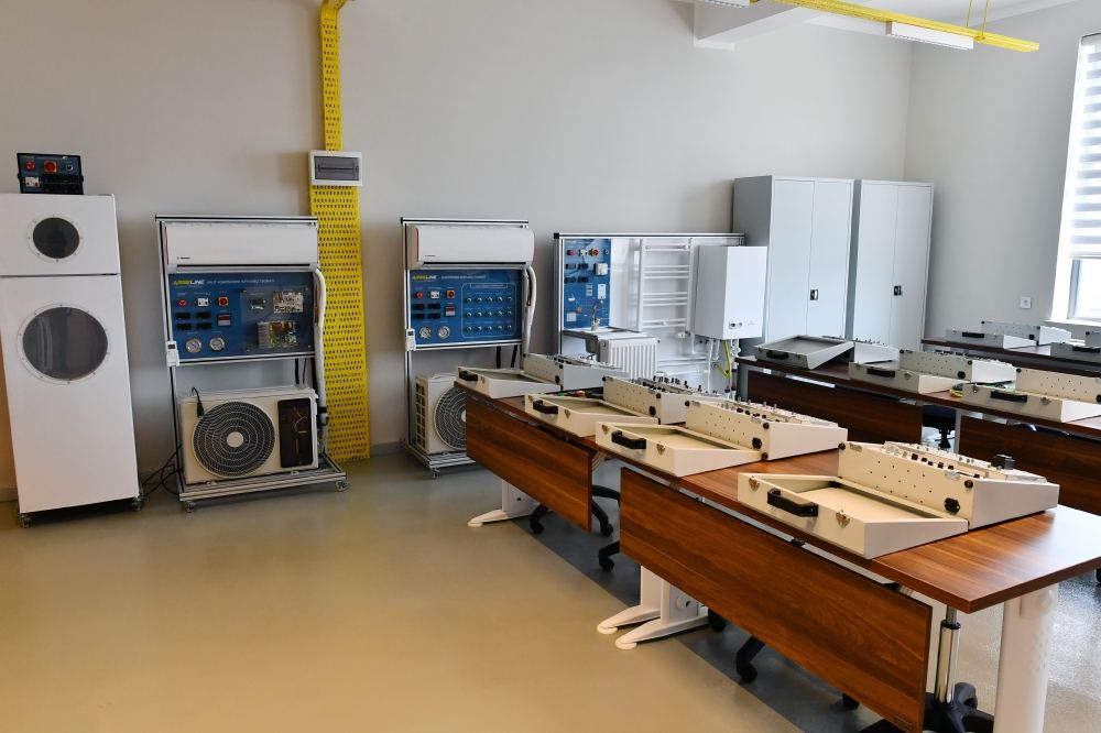 Президент Ильхам Алиев принял участие в открытии Джалилабадского государственного центра профессионального образования (ФОТО/ВИДЕО)