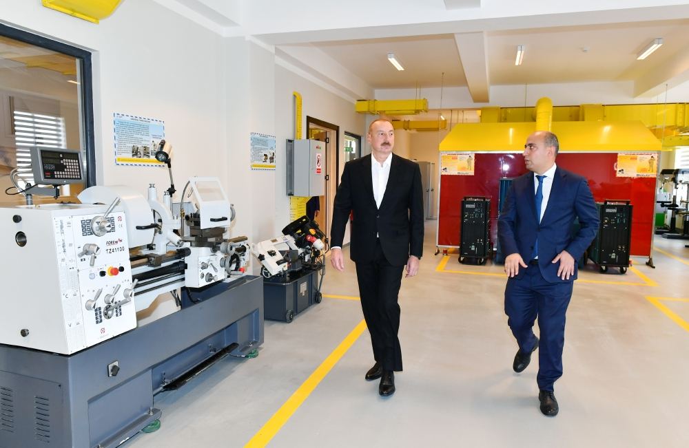 Президент Ильхам Алиев принял участие в открытии Джалилабадского государственного центра профессионального образования (ФОТО/ВИДЕО)