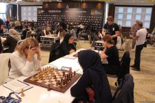 Интересные моменты World Chess Cup 2023 в Баку – репортаж с битвы умов, кубки в форме короля и ферзя (ФОТО)