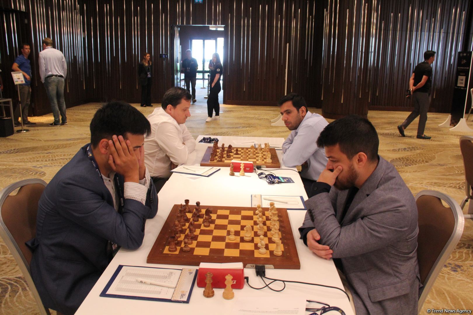 Интересные моменты World Chess Cup 2023 в Баку – репортаж с битвы умов, кубки в форме короля и ферзя (ФОТО)