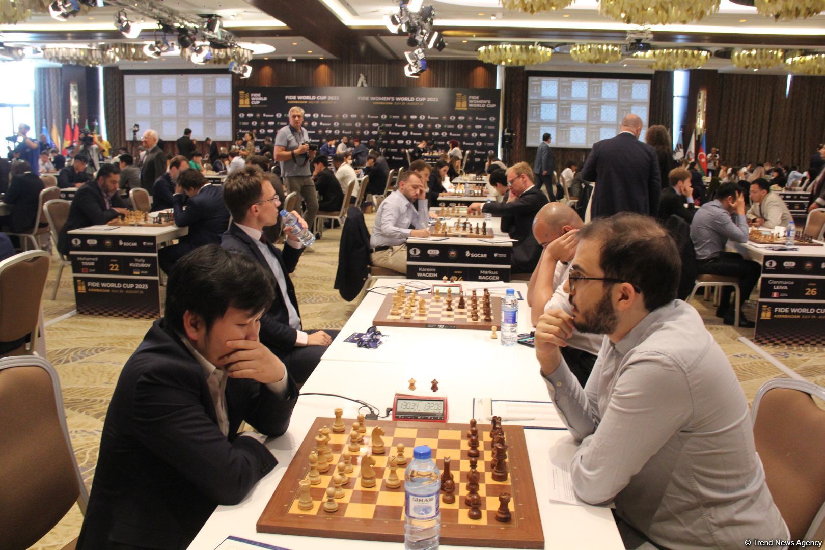 Интересные моменты World Chess Cup 2023 в Баку – репортаж с битвы умов, кубки в форме короля и ферзя (ФОТО)