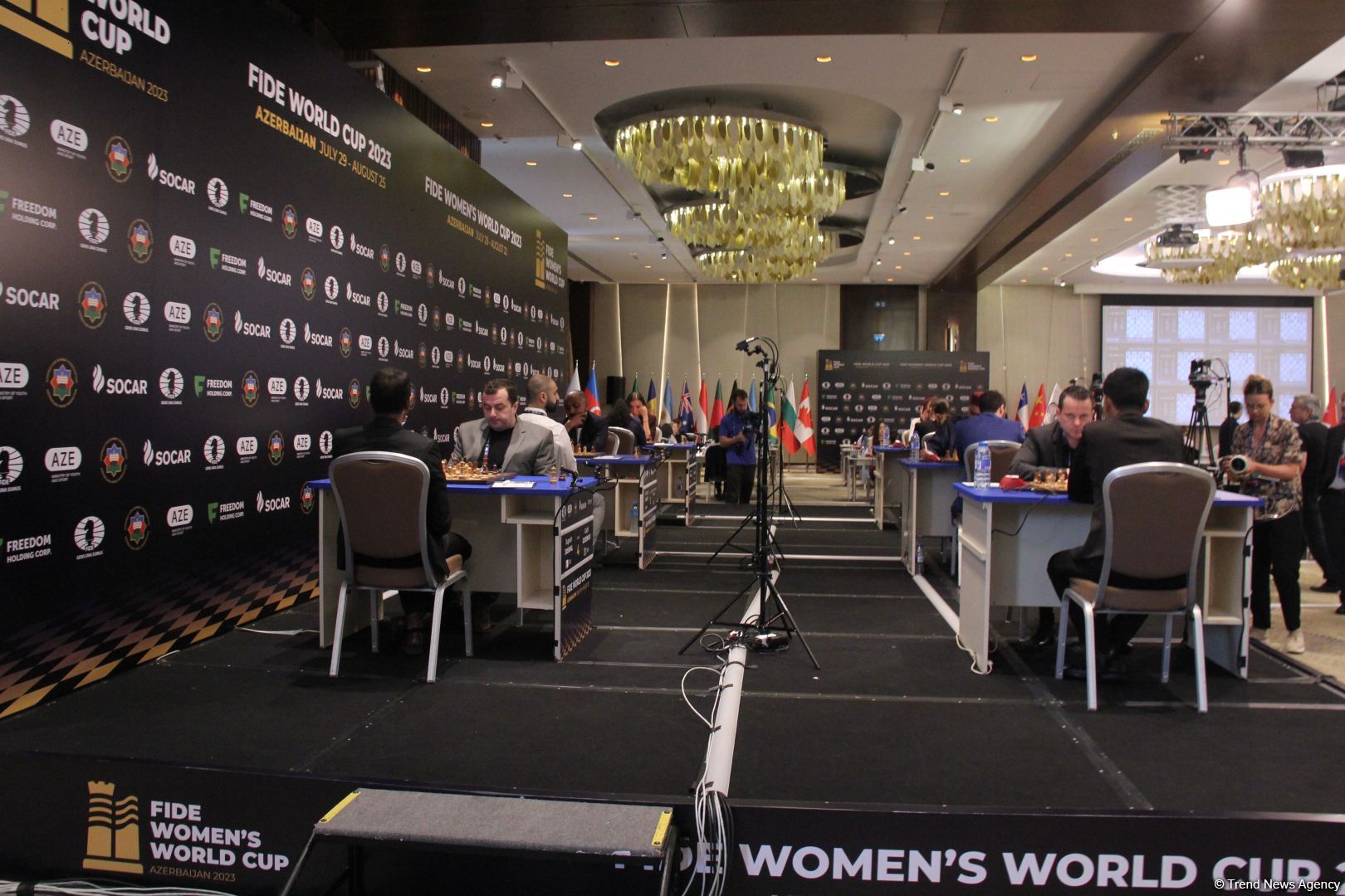 Интересные моменты World Chess Cup 2023 в Баку – репортаж с битвы умов, кубки в форме короля и ферзя (ФОТО)