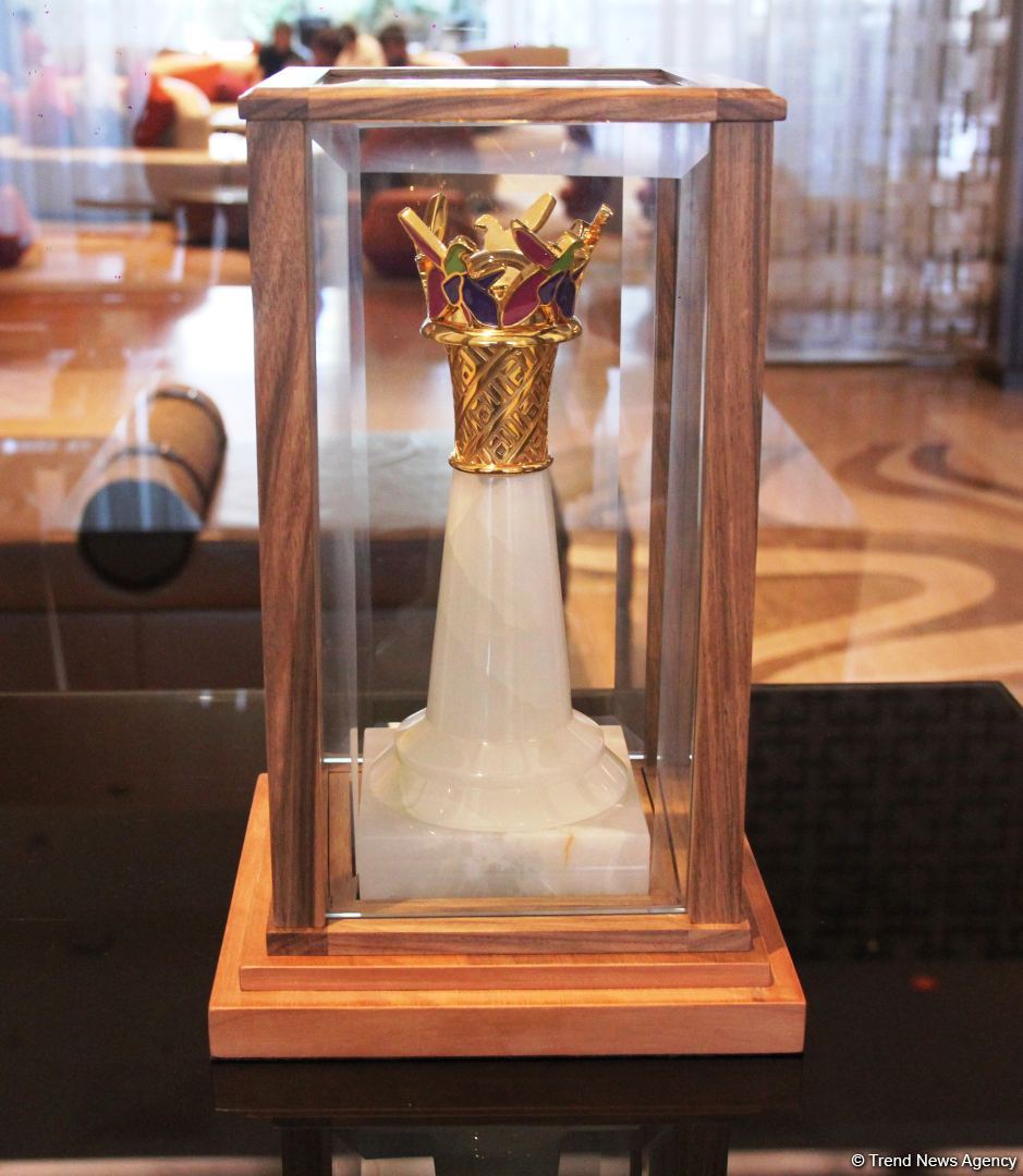 Интересные моменты World Chess Cup 2023 в Баку – репортаж с битвы умов, кубки в форме короля и ферзя (ФОТО)