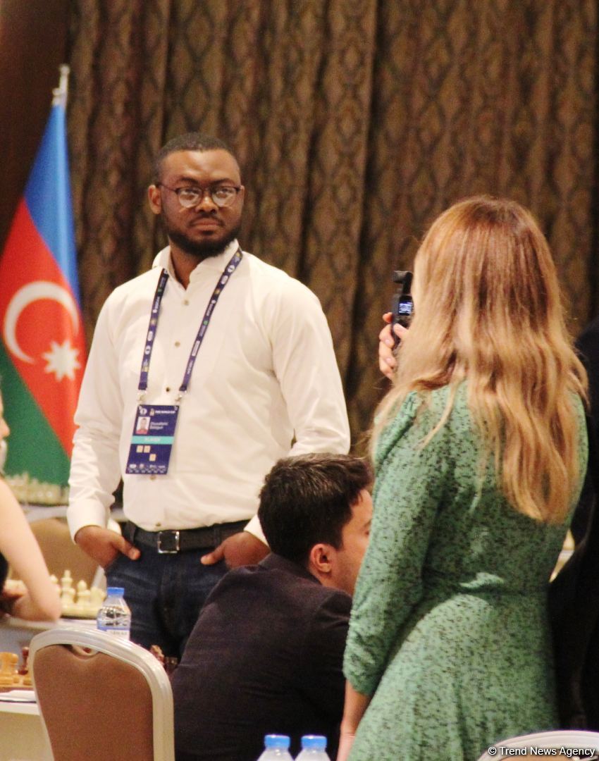 Интересные моменты World Chess Cup 2023 в Баку – репортаж с битвы умов, кубки в форме короля и ферзя (ФОТО)