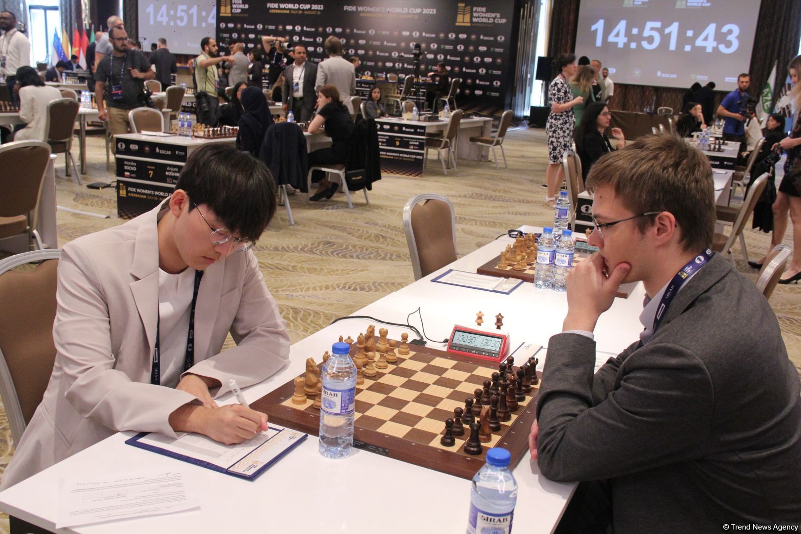 Интересные моменты World Chess Cup 2023 в Баку – репортаж с битвы умов, кубки в форме короля и ферзя (ФОТО)