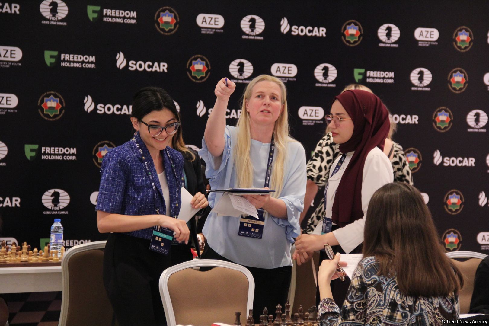 Интересные моменты World Chess Cup 2023 в Баку – репортаж с битвы умов, кубки в форме короля и ферзя (ФОТО)