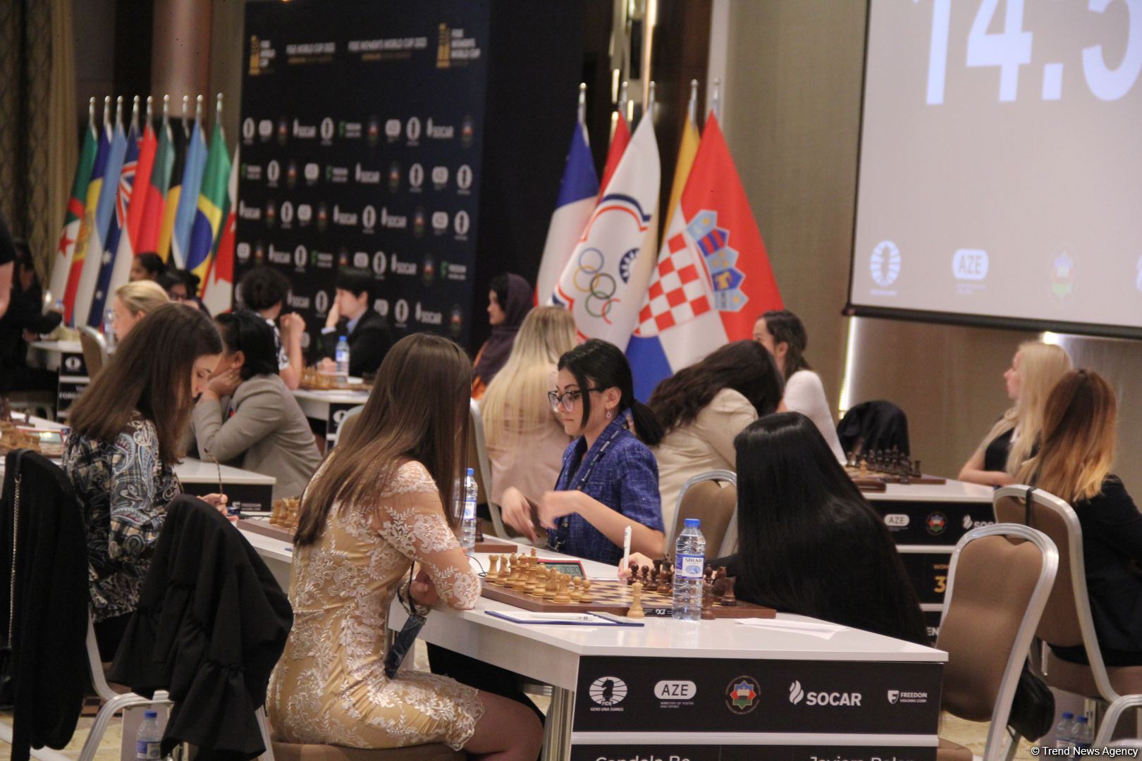 Интересные моменты World Chess Cup 2023 в Баку – репортаж с битвы умов, кубки в форме короля и ферзя (ФОТО)