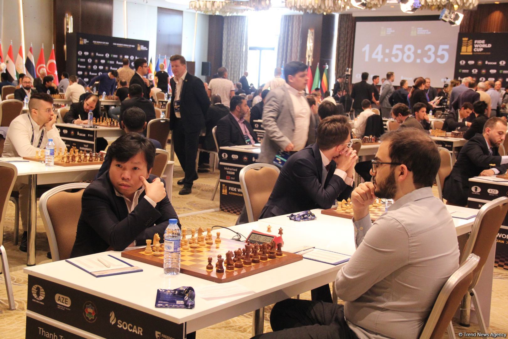 Интересные моменты World Chess Cup 2023 в Баку – репортаж с битвы умов, кубки в форме короля и ферзя (ФОТО)