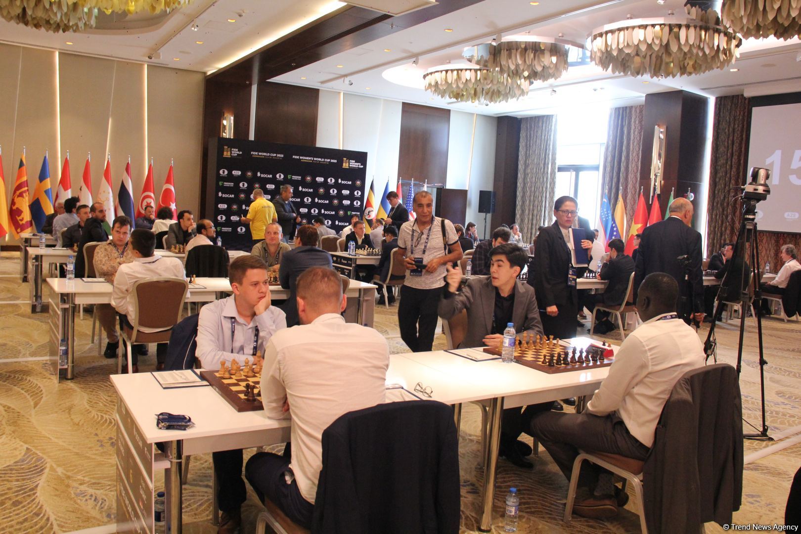 Интересные моменты World Chess Cup 2023 в Баку – репортаж с битвы умов, кубки в форме короля и ферзя (ФОТО)