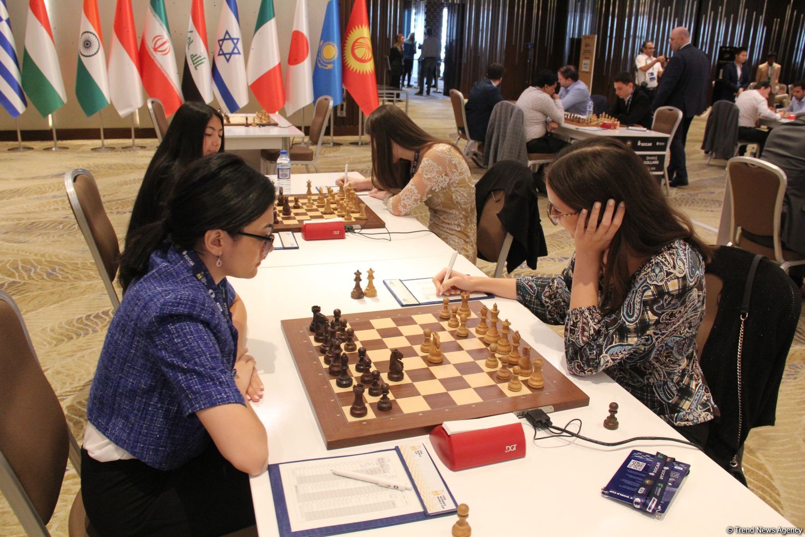 Интересные моменты World Chess Cup 2023 в Баку – репортаж с битвы умов, кубки в форме короля и ферзя (ФОТО)