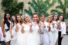 White Party азербайджанской художницы: Я люблю  чувство белого холста… (ФОТО)