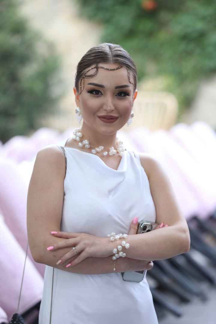 White Party азербайджанской художницы: Я люблю  чувство белого холста… (ФОТО)