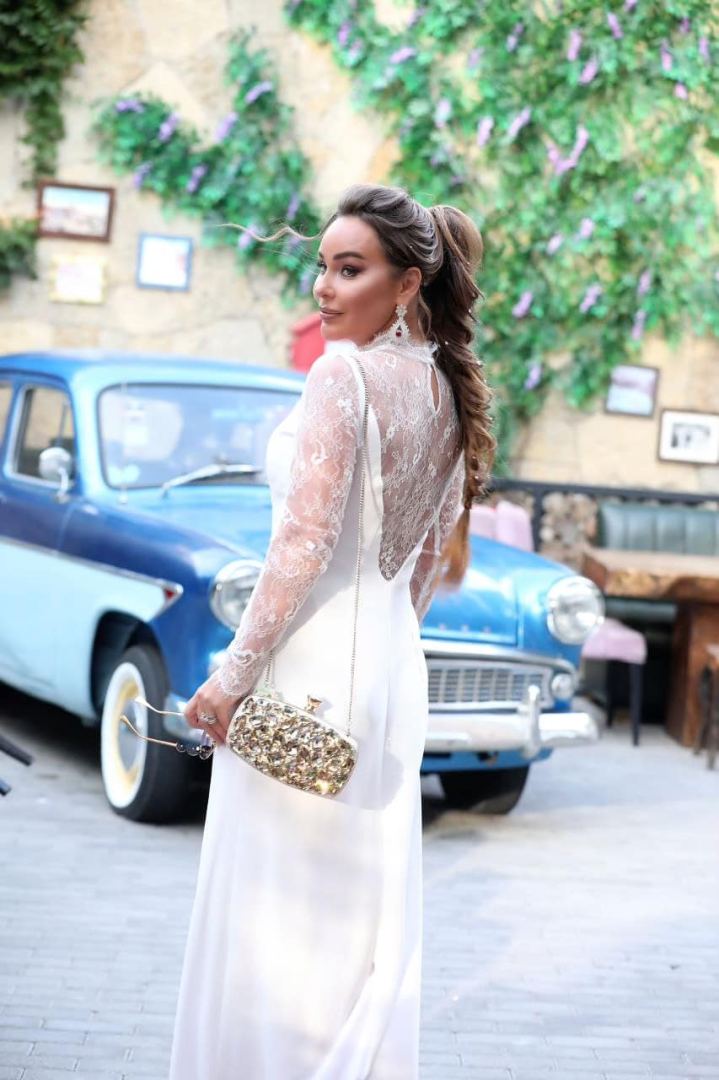 White Party азербайджанской художницы: Я люблю  чувство белого холста… (ФОТО)