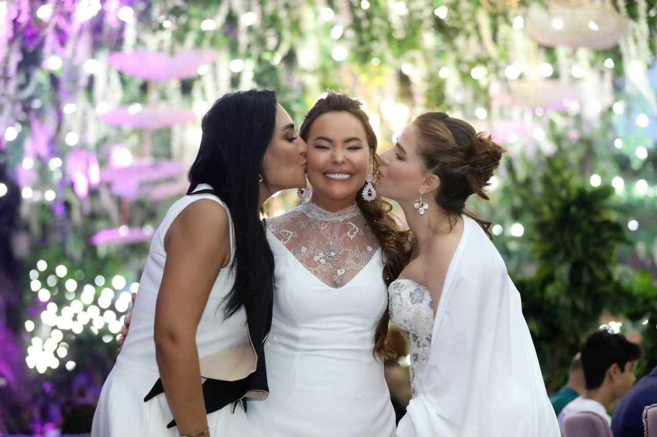 White Party азербайджанской художницы: Я люблю  чувство белого холста… (ФОТО)