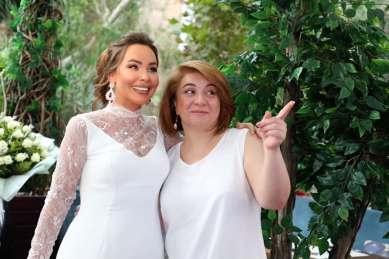 White Party азербайджанской художницы: Я люблю  чувство белого холста… (ФОТО)