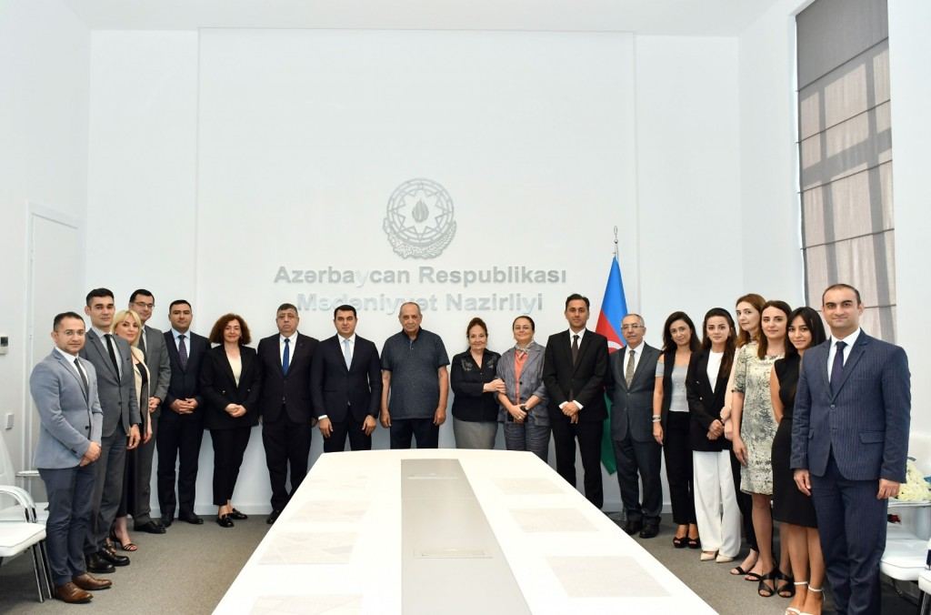 Яркие образы в кино и любовь зрителей – минкультуры Азербайджана наградило Расима Балаева