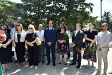 В Баку почтили память народной артистки Ильхамы Гулиевой