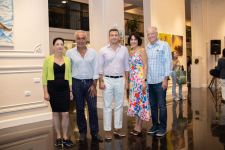 Ее кисть - волшебная палочка…В Баку открылась выставка художницы из США Нармин Садыховой-Бакус "Вечные ценности" (ФОТО)