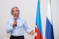 Ее кисть - волшебная палочка…В Баку открылась выставка художницы из США Нармин Садыховой-Бакус "Вечные ценности" (ФОТО)