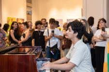 Ее кисть - волшебная палочка…В Баку открылась выставка художницы из США Нармин Садыховой-Бакус "Вечные ценности" (ФОТО)