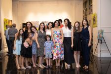 Ее кисть - волшебная палочка…В Баку открылась выставка художницы из США Нармин Садыховой-Бакус "Вечные ценности" (ФОТО)