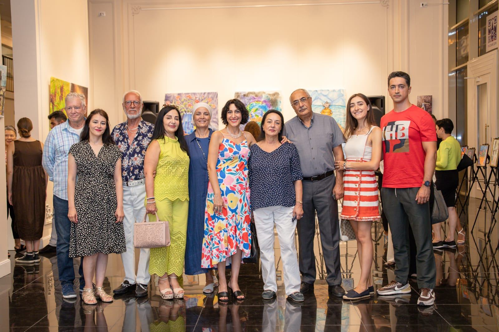 Ее кисть - волшебная палочка…В Баку открылась выставка художницы из США Нармин Садыховой-Бакус "Вечные ценности" (ФОТО)