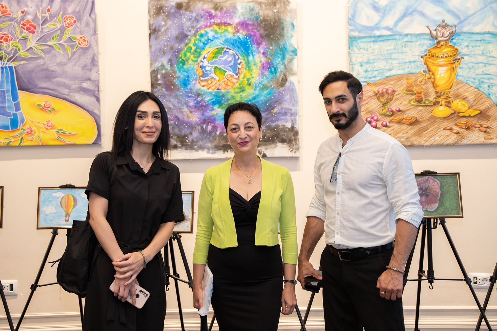 Ее кисть - волшебная палочка…В Баку открылась выставка художницы из США Нармин Садыховой-Бакус "Вечные ценности" (ФОТО)